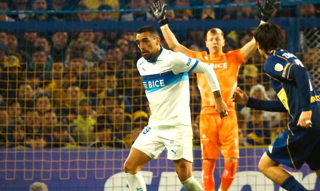 Noite de vergonha em La Bombonera: Boca cai para a Universidad Católica, é eliminado da Libertadores e ouve o grito da torcida por mudanças