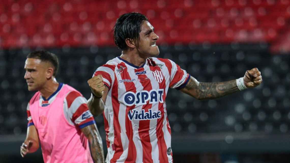 Unión de Santa Fe domina ações e avança na Copa Argentina com brilho de Tarragona