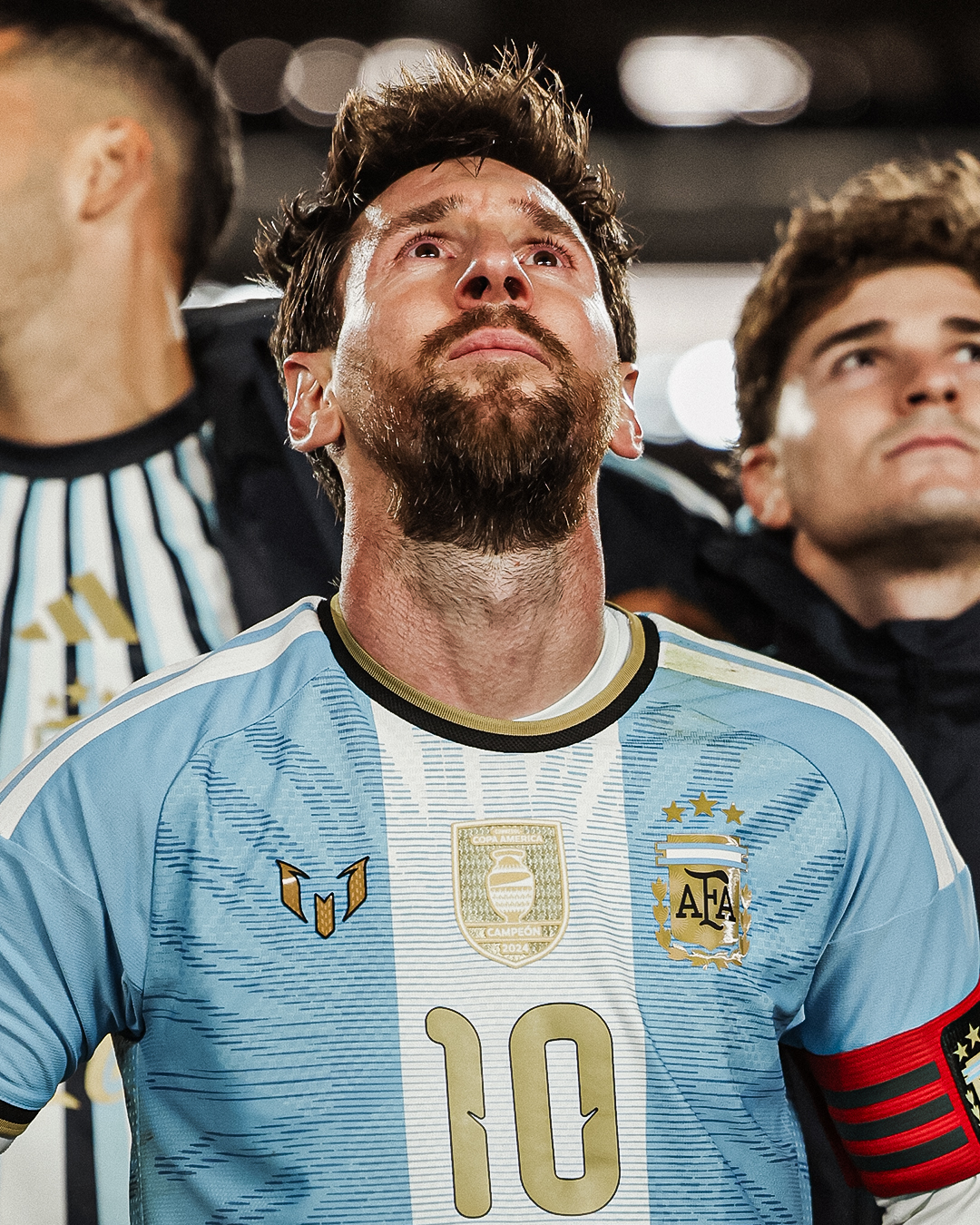 A última noite do Capitão: Messi se despede da Seleção Argentina com gol, duas assistências e lágrimas no Monumental