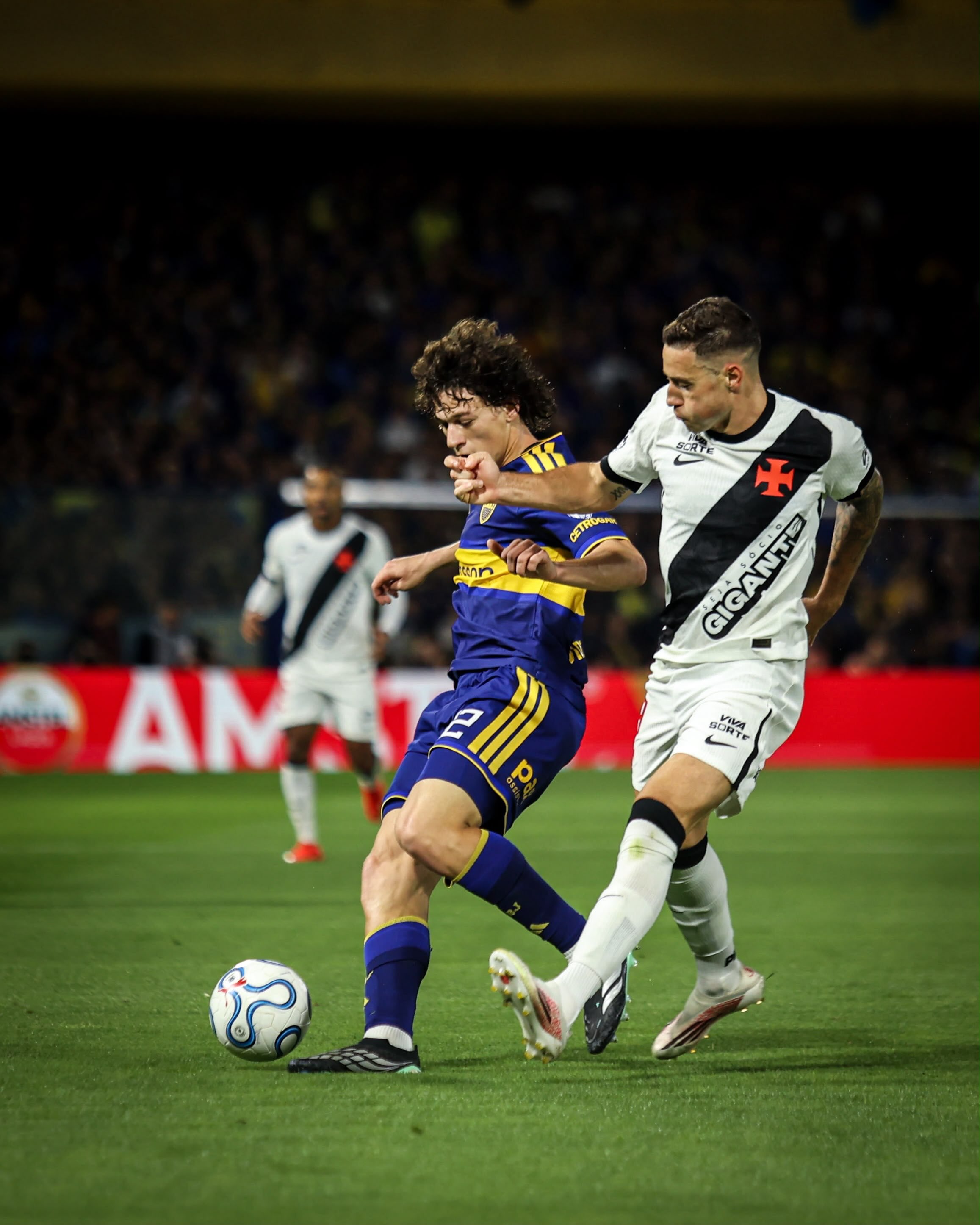 Boca perde para o Vasco da Gama na Bombonera e precisa de milagre no Maracanã