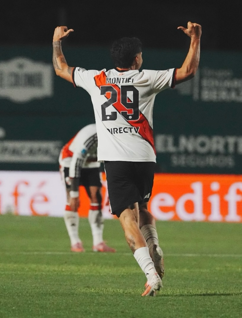River tropeça com o Sarmiento, vê gol anulado pelo VAR e segue fora dos playoffs do Clausura